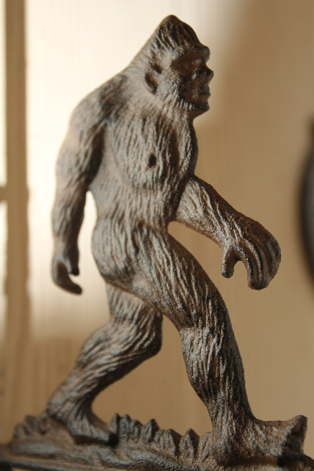 1 WALL MOUNTED BIG FOOT BELL,ALL OCCASION GIFTS,COUNTRY DECOR,SASQUATCH B-97